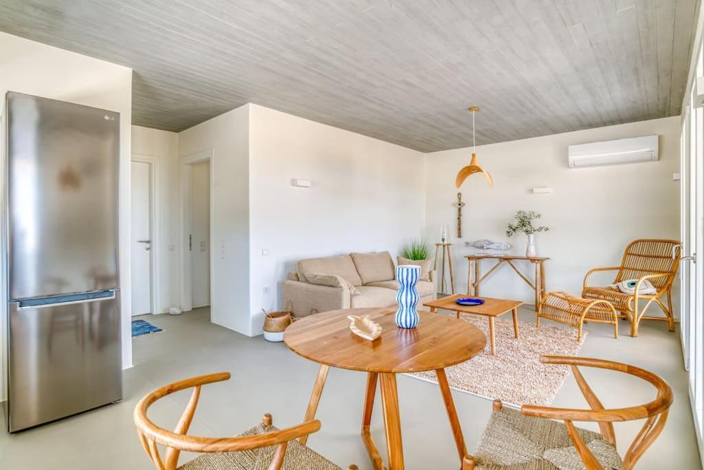 Villa Lampsi - Spacious & Modern Isterni  Экстерьер фото